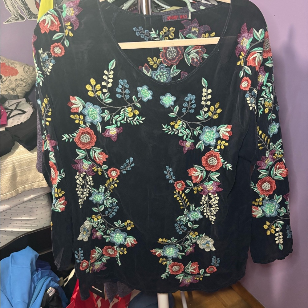Johnny Was Floral Embroidered Blue  Top